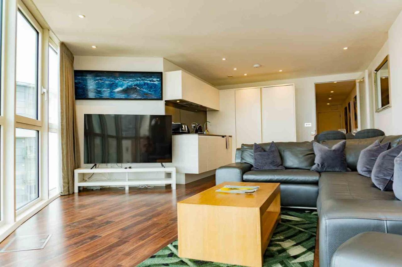 Gunwharf Quays Apartments Portsmouth Exterior photo